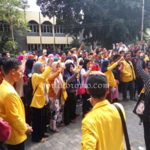 Mahasiswa UNDAR Jombang Unjuk Rasa Hingga Batalkan Pelantikan Rektor