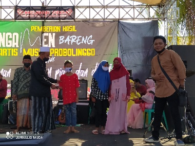 Artis Musisi Probolingo Santuni Ratusan Anak Yatim dan Dhuafa