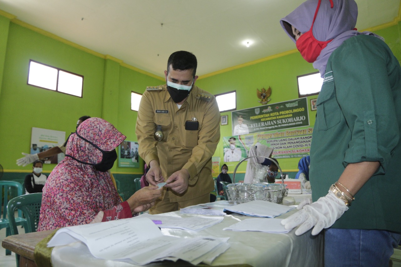 Wali Kota Pantau Penyaluran Bansos Bagi Warga Terdampak PPKM Darurat