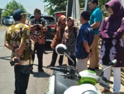 DLH Kabupaten Probolinggo Cek Sungai Kedunggaleng Dringu. Berikut Hasilnya